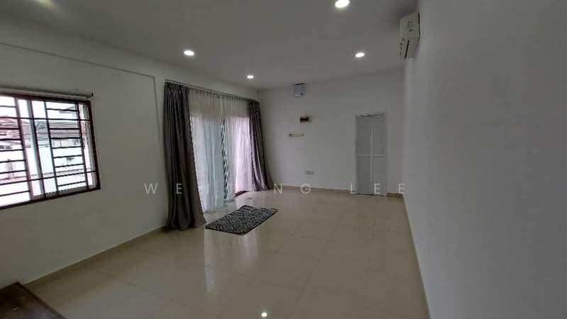 Rumah Banglo untuk Dijual di Taman Bukit Kempas (Tampoi) - Wenting Lee - Living Room - PropertyGuru.com.my