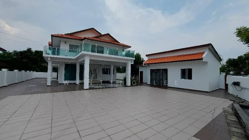 Rumah Banglo untuk Dijual di Taman Bukit Kempas (Tampoi) - Wenting Lee - Exterior - PropertyGuru.com.my