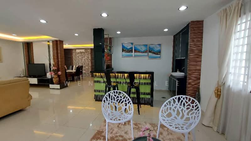 Rumah Banglo untuk Dijual di Taman Bukit Kempas (Tampoi) - Wenting Lee - Living Room - PropertyGuru.com.my