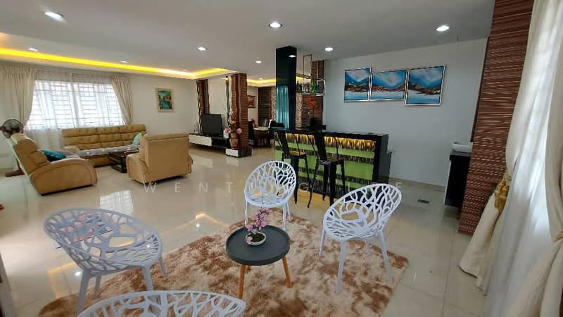 Rumah Banglo untuk Dijual di Taman Bukit Kempas (Tampoi) - Wenting Lee - Living Room - PropertyGuru.com.my