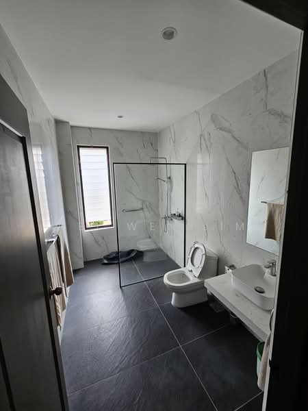 Rumah Banglo untuk Dijual di Saujana Impian (Kajang) - Wei Wen Lim - Bathroom - PropertyGuru.com.my