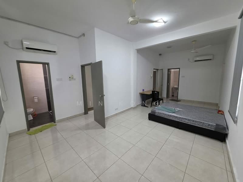 Cluster House for Rent in Taman Mutiara Mas (Skudai) - Min Kong - Bedroom - PropertyGuru.com.my