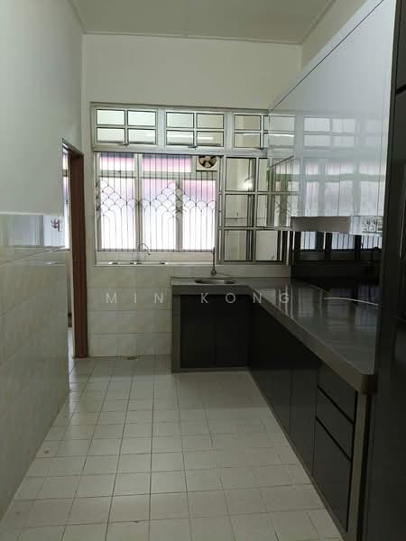 1-storey Terraced House for Rent in Taman Rinting (Masai) - Min Kong - Kitchen - PropertyGuru.com.my
