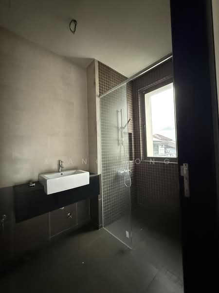 Bungalow for Sale in Setia Hills (Ampang) - Xiang Rong - 2nd Bathroom - PropertyGuru.com.my