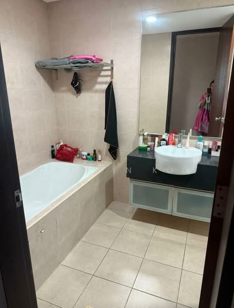 Kondominium untuk Disewa di Nautica Lake Suites - Cathryn Koo - Bathroom - PropertyGuru.com.my