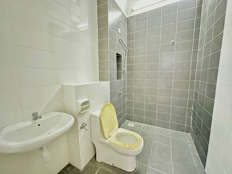 Rumah Teres 2 Tingkat untuk Dijual di Semenyih (Selangor) - Kent Chong - Bathroom - PropertyGuru.com.my
