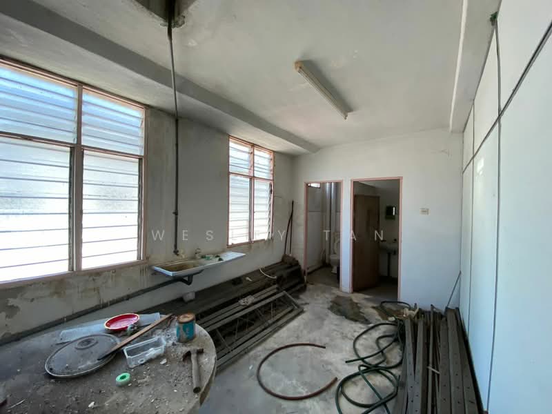 Kedai / Pejabat untuk Dijual di Taman Malim Jaya (Bachang) - Wesley Tan - Interior - PropertyGuru.com.my