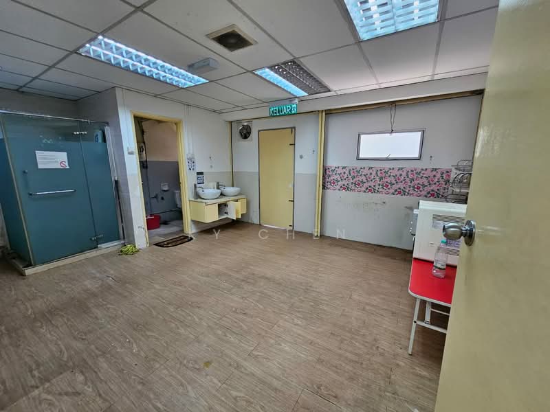 Rumah Niaga untuk Disewa di SS19 (Subang Jaya) - KY CHEN - Bathroom - PropertyGuru.com.my
