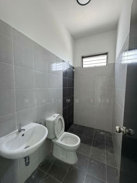 Bungalow for Sale in Kelapa Sawit (Kulai) - Wenting Lee - Bathroom - PropertyGuru.com.my