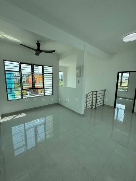 Bungalow for Sale in Kelapa Sawit (Kulai) - Wenting Lee - Living Room - PropertyGuru.com.my