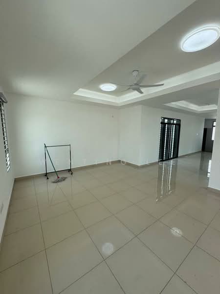 Bungalow for Sale in Kelapa Sawit (Kulai) - Wenting Lee - Living Room - PropertyGuru.com.my