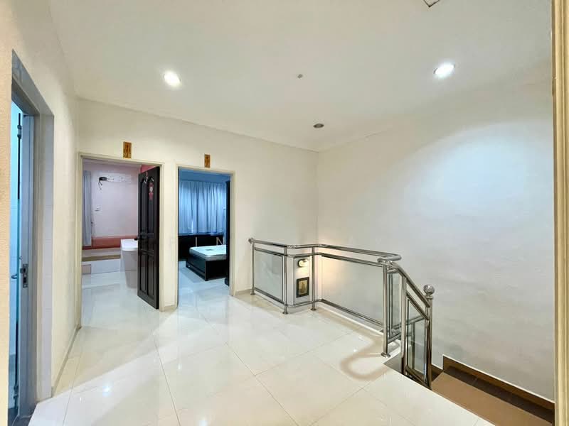 Rumah Teres 2 Tingkat untuk Dijual di Sungai Nibong (Bayan Lepas) - Ping Koay - Corridor - PropertyGuru.com.my