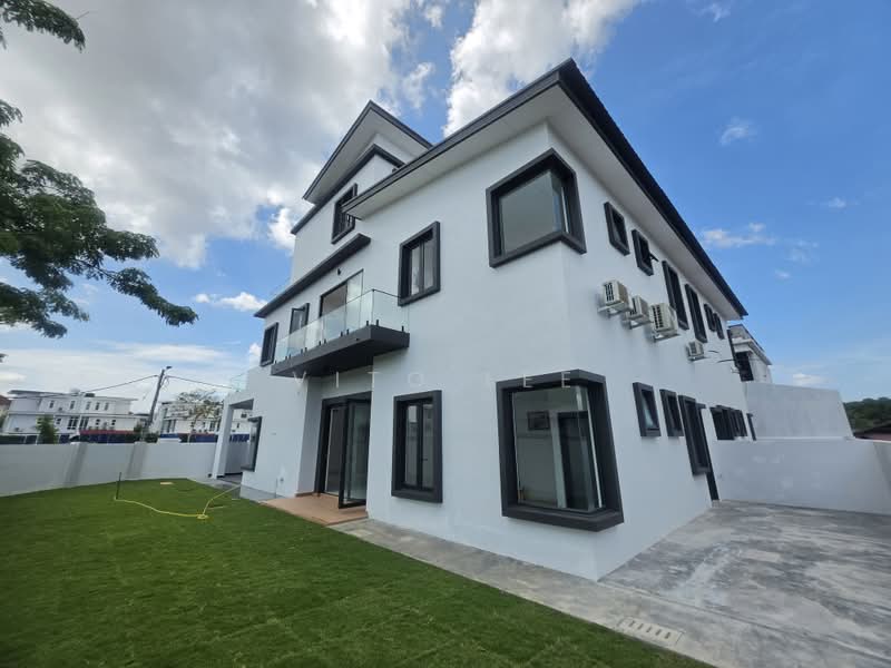 Semi-Detached House for Sale in Kampung Lapan (Melaka City) - Vito Lee - PropertyGuru.com.my