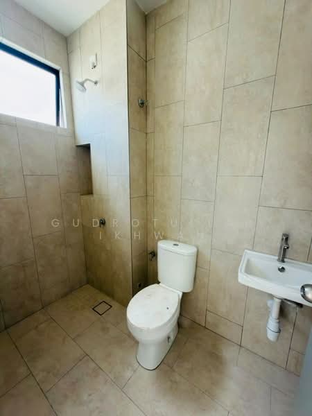 2-storey Terraced House for Rent in Kajang (Selangor) - Gudrotullah Ikhwan - Bathroom - PropertyGuru.com.my