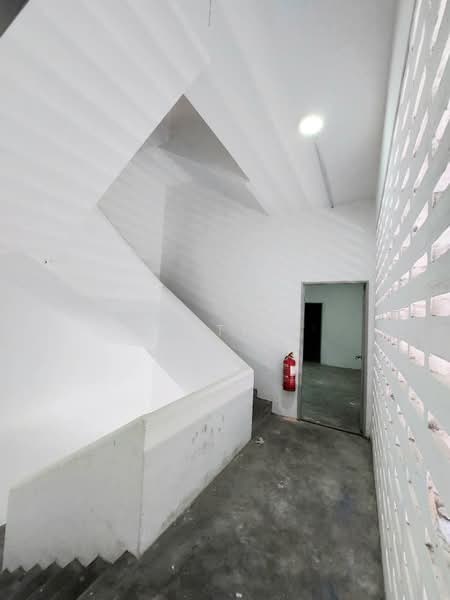 Shop for Sale in KL City Centre (Kuala Lumpur) - BH Tieh - Corridor - PropertyGuru.com.my