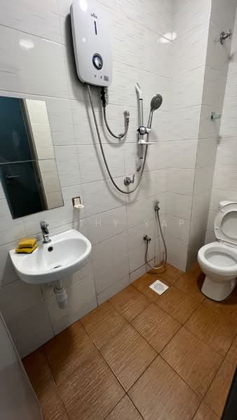 Servis Apartment untuk Disewa di Ayuman Suites - Kathy Yap - Bathroom - PropertyGuru.com.my