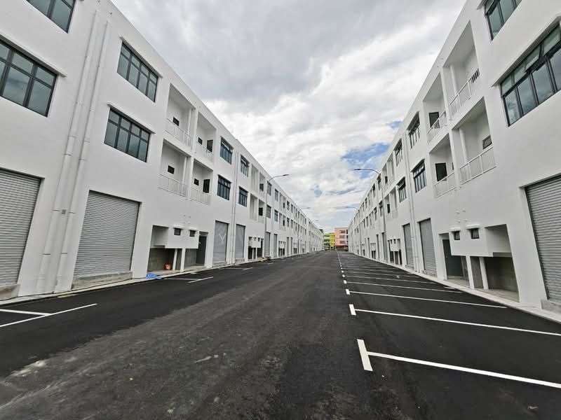 Kedai / Pejabat untuk Disewa di Bandar Baru Permas Jaya (Permas Jaya) - Kym Kee - Exterior - PropertyGuru.com.my