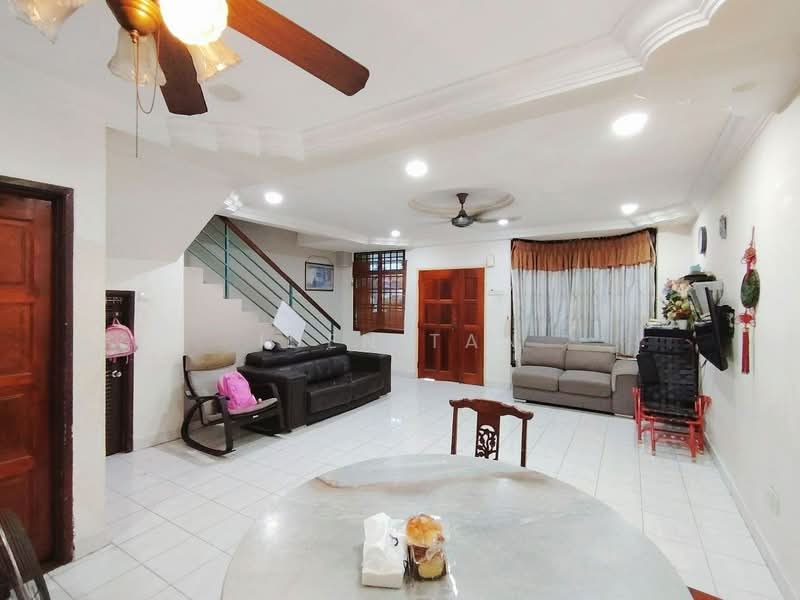 2-storey Terraced House for Sale in Taman Nusa Bestari (Iskandar Puteri (Nusajaya)) - Iden Tan - Living Room - PropertyGuru.com.my