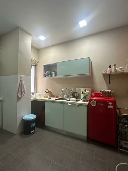 Townhouse for Sale in Kayu Ara (Selangor) - Asri Annuar - Kitchen - PropertyGuru.com.my