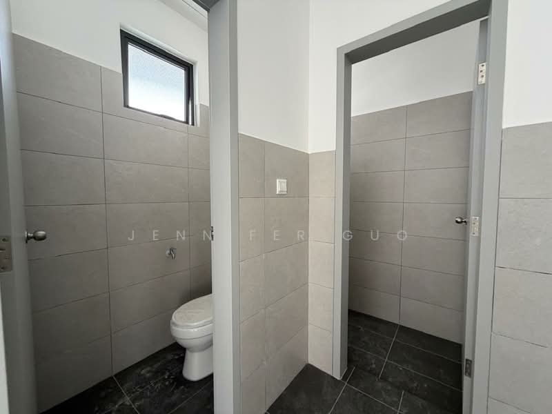 Kedai untuk Disewa di Telok Panglima Garang (Selangor) - Jennifer Guo - Bathroom - PropertyGuru.com.my