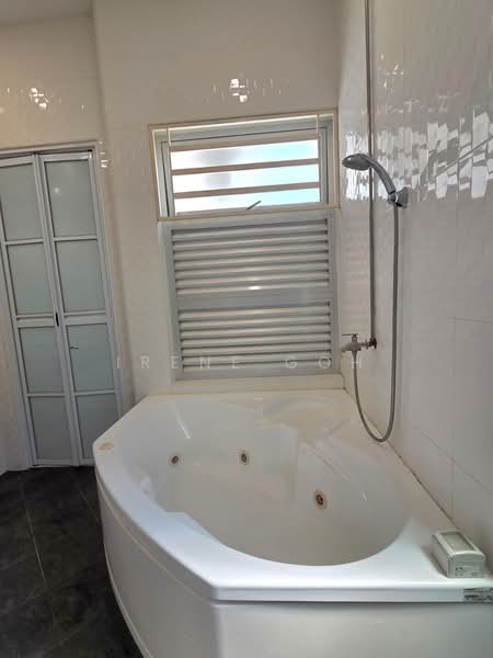 Rumah Berkembar untuk Disewa di Tanjung Bungah (Penang) - Irene Goh - Bathroom - PropertyGuru.com.my