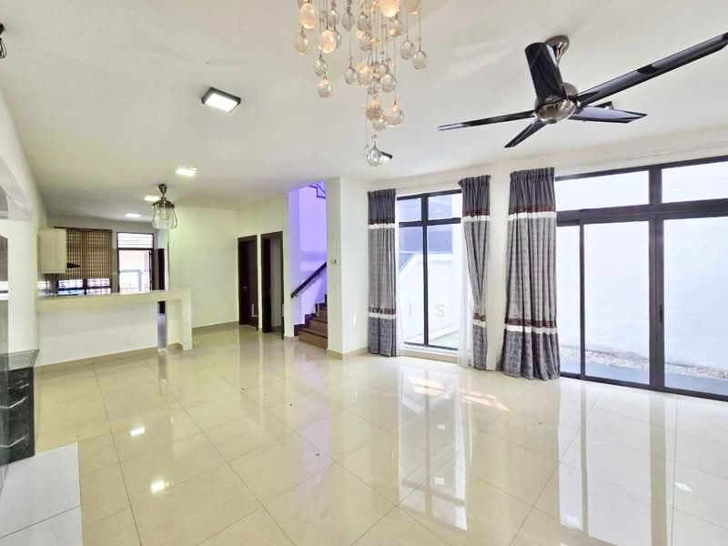2-storey Terraced House for Sale in Laman Glenmarie (Shah Alam) - Hazlin Miswan - Living Room - PropertyGuru.com.my