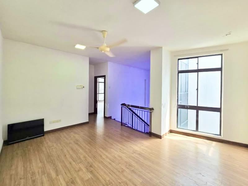 2-storey Terraced House for Sale in Laman Glenmarie (Shah Alam) - Hazlin Miswan - Living Room - PropertyGuru.com.my