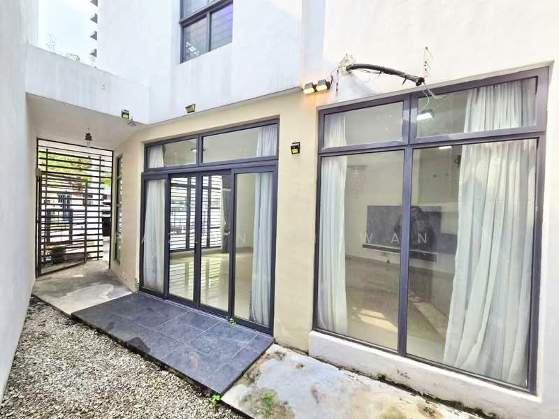 2-storey Terraced House for Sale in Laman Glenmarie (Shah Alam) - Hazlin Miswan - Exterior - PropertyGuru.com.my