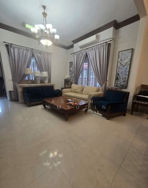 2-storey Terraced House for Rent in Shah Alam (Selangor) - Asman Samsudin - Living Room - PropertyGuru.com.my