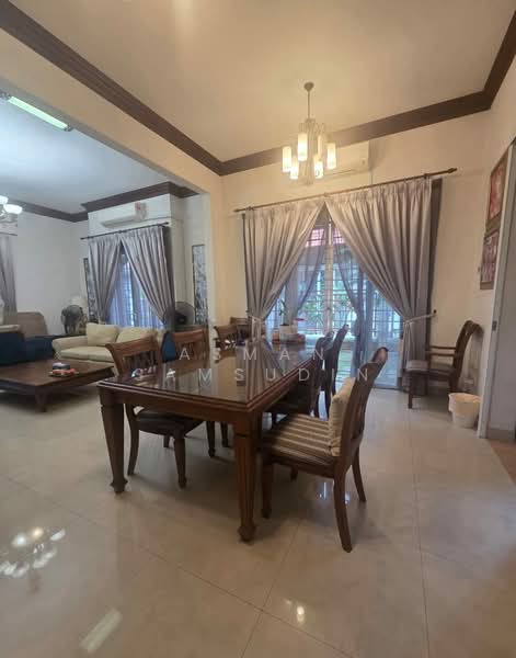 2-storey Terraced House for Rent in Shah Alam (Selangor) - Asman Samsudin - Living Room - PropertyGuru.com.my