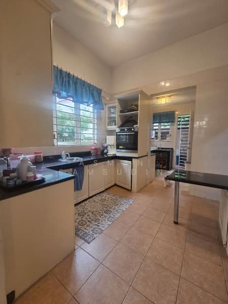 2-storey Terraced House for Rent in Shah Alam (Selangor) - Asman Samsudin - Kitchen - PropertyGuru.com.my