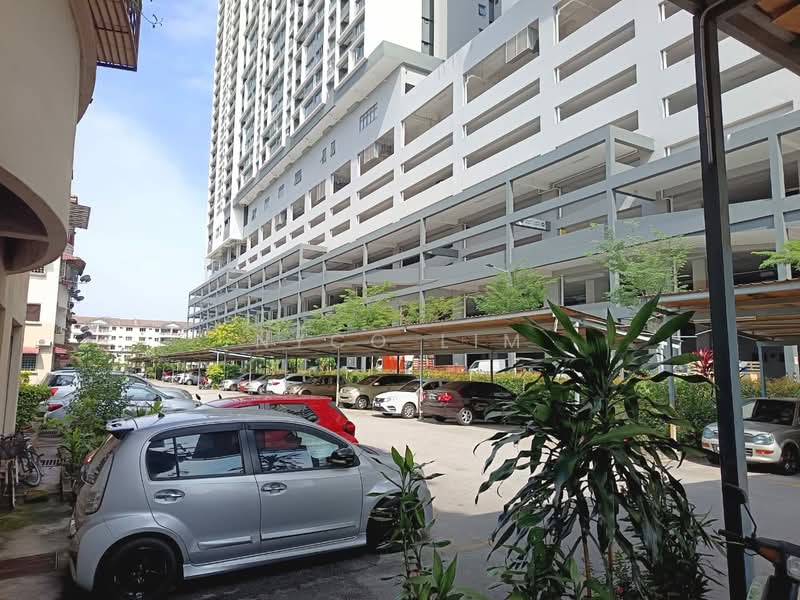 Pangsapuri untuk Dijual di Cheras Perdana Ria Apartment - Nyco Lim - Car Park - PropertyGuru.com.my