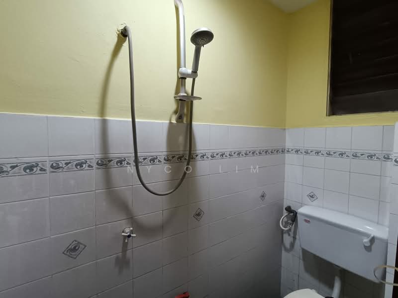 Pangsapuri untuk Dijual di Cheras Perdana Ria Apartment - Nyco Lim - Bathroom - PropertyGuru.com.my