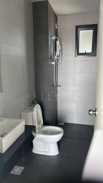 Servis Apartment untuk Disewa di Amani Residence - Jeffrey Yap - Bathroom - PropertyGuru.com.my