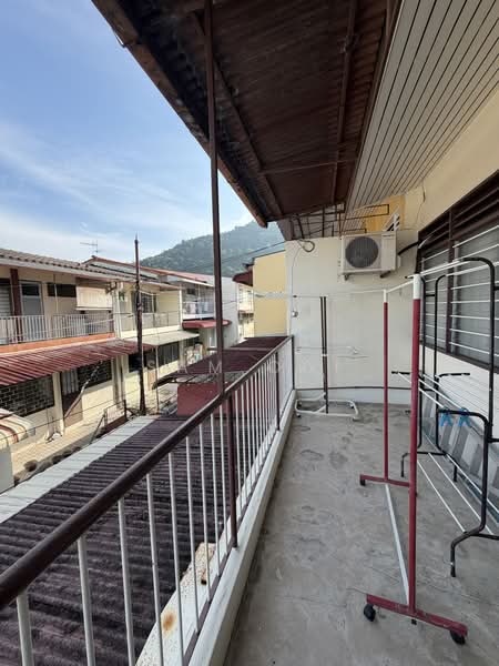 Terraced House for Sale in Island Glades (Jelutong) - Sam Ooi - Balcony - PropertyGuru.com.my