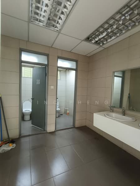 Warehouse for Rent in Kawasan Perindustrian Ayer Keroh (Ayer Keroh) - Vinc Pheng - Bathroom - PropertyGuru.com.my