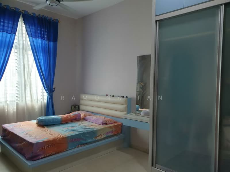 Rumah Berkembar untuk Dijual di Taman Vista Kirana (Bukit Katil) - Ramona Tan - Bedroom - PropertyGuru.com.my