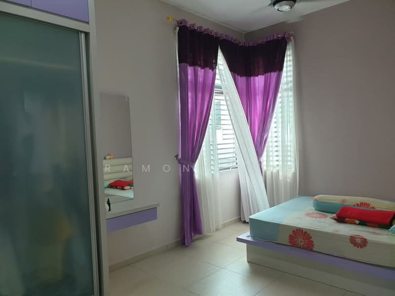 Rumah Berkembar untuk Dijual di Taman Vista Kirana (Bukit Katil) - Ramona Tan - Bedroom - PropertyGuru.com.my