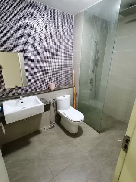 Service Residence for Sale at Nova Saujana - Tom Lee - Bathroom - PropertyGuru.com.my