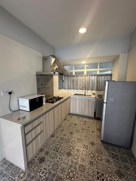 Kondominium untuk Disewa di Gurney Park Condominium - Queenie Goon - Kitchen - PropertyGuru.com.my