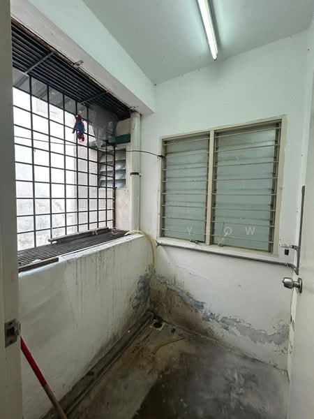 Pangsapuri untuk Disewa di Bukit Delima Apartment - Marcus Yeow - Balcony - PropertyGuru.com.my