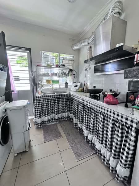 Rumah Teres 2 Tingkat untuk Dijual di Dengkil (Selangor) - Sya Rusli - Kitchen - PropertyGuru.com.my