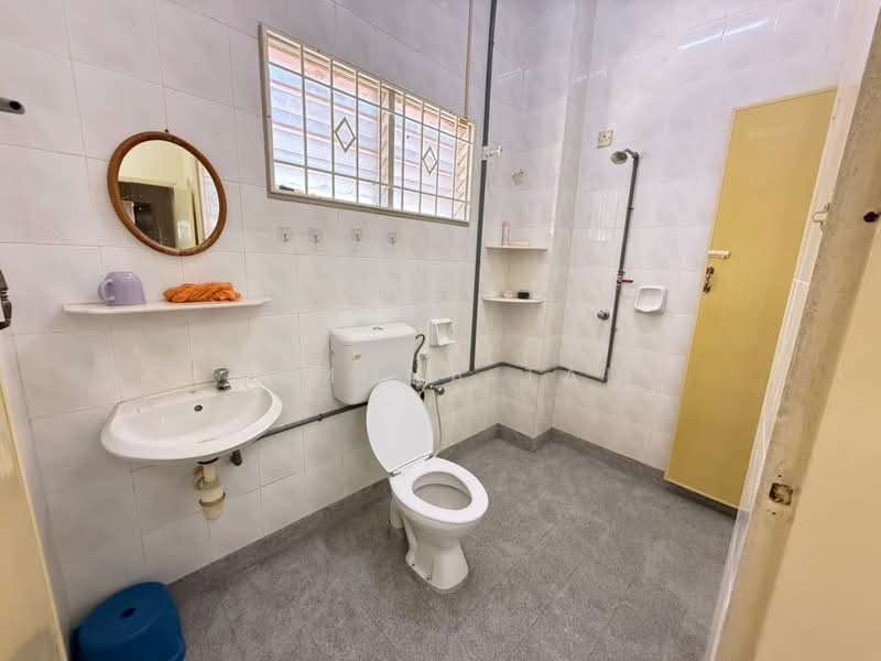 Rumah Teres untuk Dijual di Taman Muzaffar Heights (Bukit Katil) - Ramona Tan - Bathroom - PropertyGuru.com.my