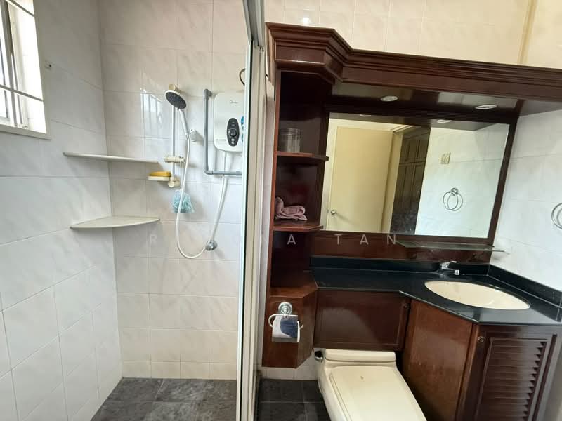 Rumah Teres untuk Dijual di Taman Muzaffar Heights (Bukit Katil) - Ramona Tan - Bathroom - PropertyGuru.com.my