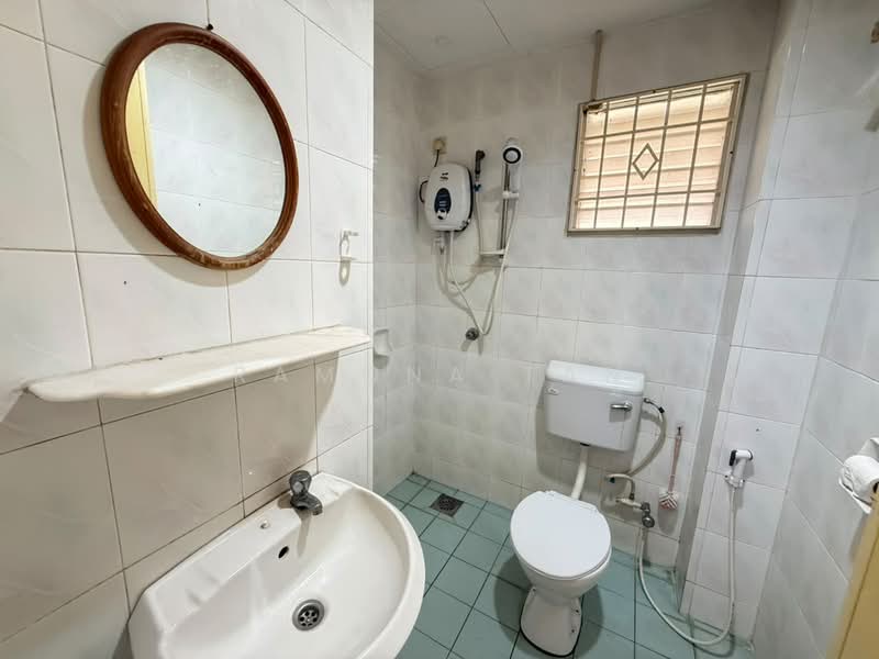 Rumah Teres untuk Dijual di Taman Muzaffar Heights (Bukit Katil) - Ramona Tan - Bathroom - PropertyGuru.com.my