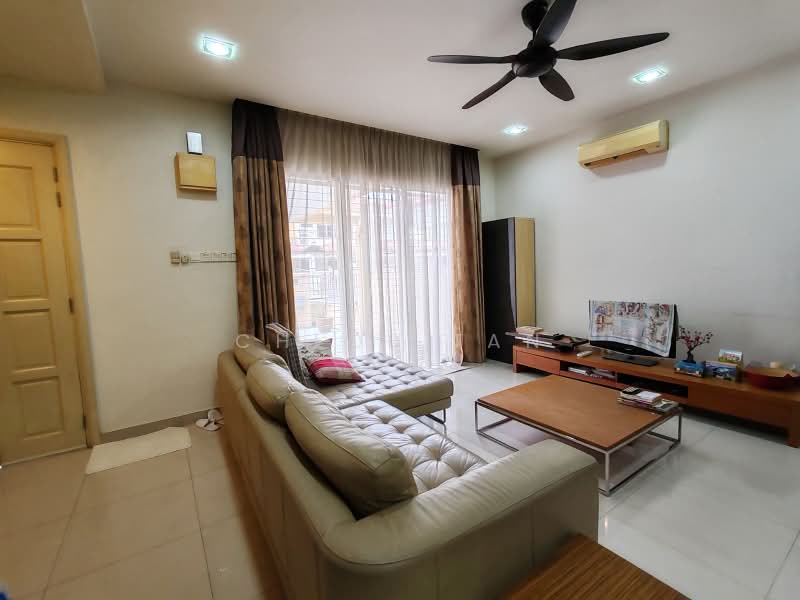 Rumah Teres untuk Dijual di Kota Kemuning (Shah Alam) - Chloe Tan - Living Room - PropertyGuru.com.my
