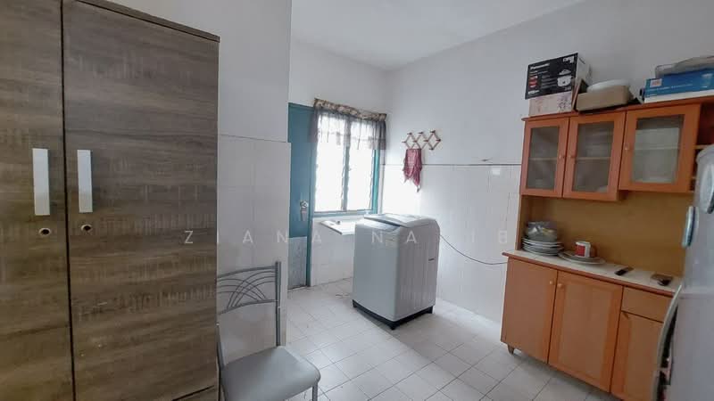 2-storey Terraced House for Sale in Sungai Buloh (Selangor) - Ziana Najib - Kitchen - PropertyGuru.com.my