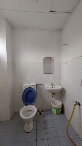 2-storey Terraced House for Sale in Sungai Buloh (Selangor) - Ziana Najib - Bathroom - PropertyGuru.com.my