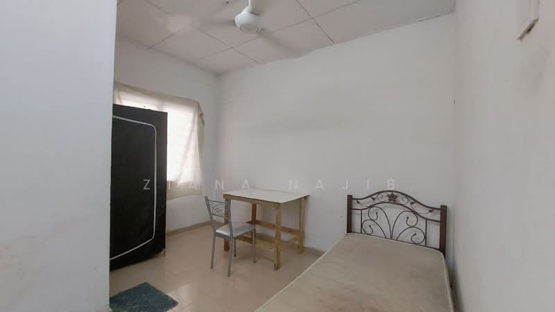 2-storey Terraced House for Sale in Sungai Buloh (Selangor) - Ziana Najib - Bedroom - PropertyGuru.com.my