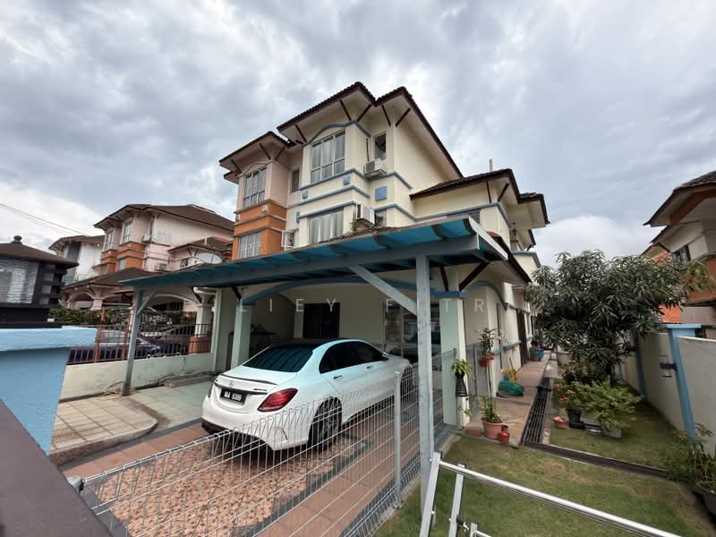 Rumah Berkembar untuk Dijual di Taman Waterfall (Rawang) - Liliey Fitri - PropertyGuru.com.my